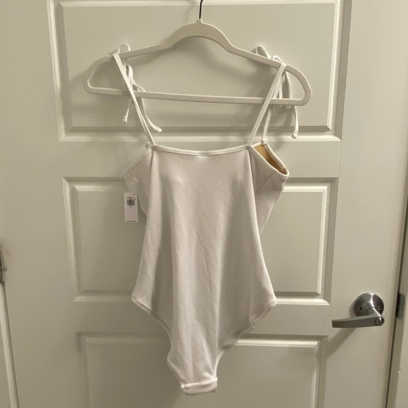 Old Navy Tie Shoulder Pique Underwire One Piece Swimsuit For Women - Picture 2 of 4